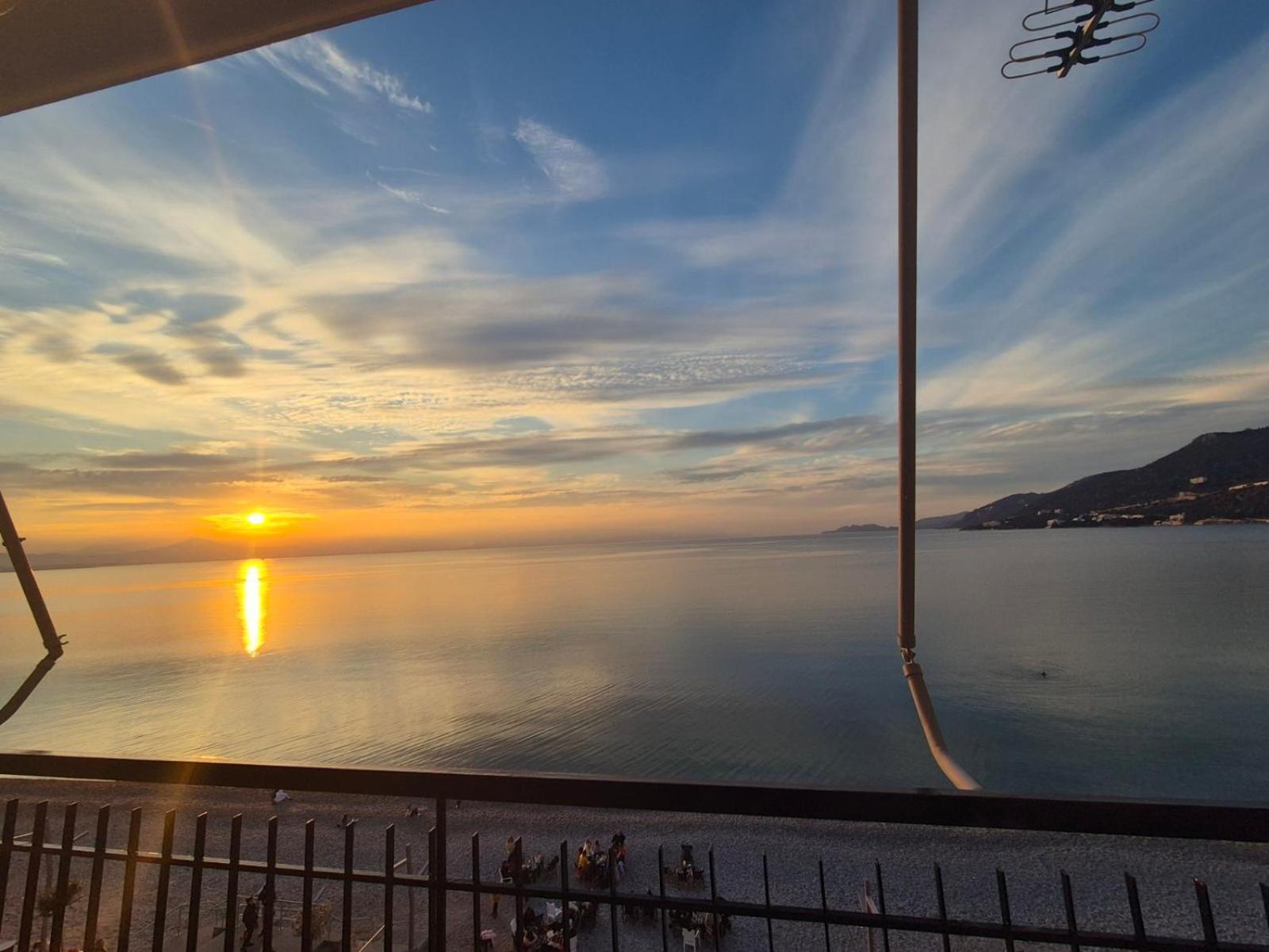 Captain'S Home Loutraki エクステリア 写真